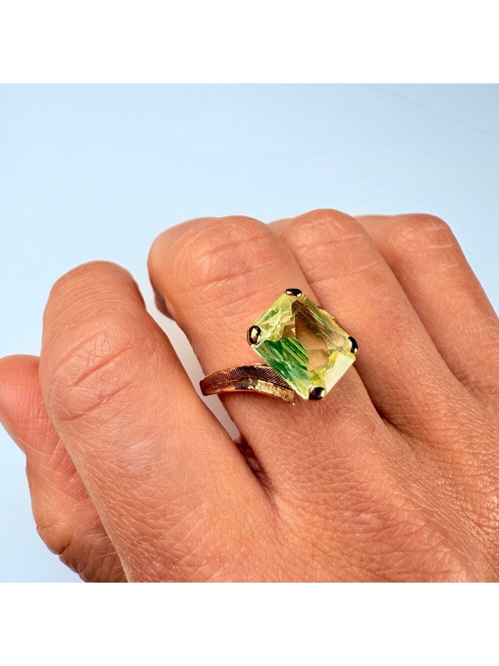Estate 10K Gold 6.5 CT Green Spinel Feather Design Cocktail Vintage MCM Ring - Picture 9 of 13